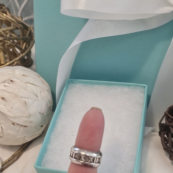 Tiffany & Co. Atlas Ring - Picture 2 of 4